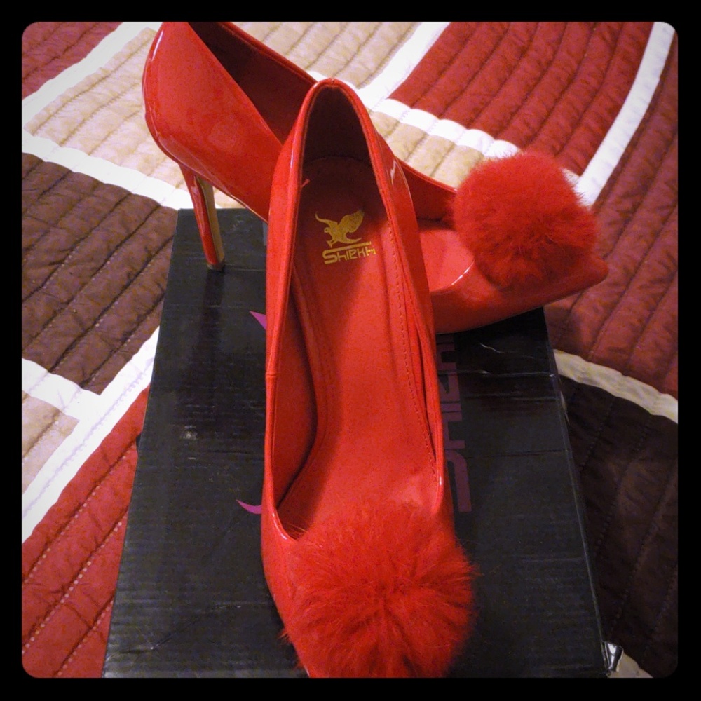 Red Faux Parent Leather Puff Pumps (Sexy)